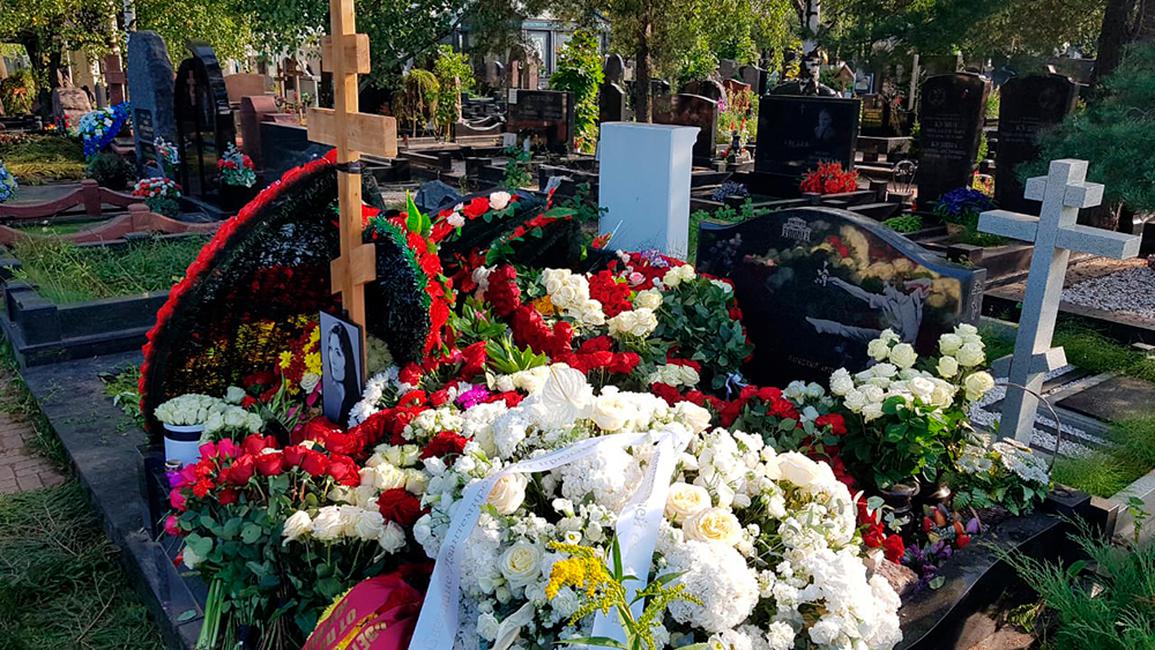 Могила на Троекуровском кладбище. Фото М. Яруша.